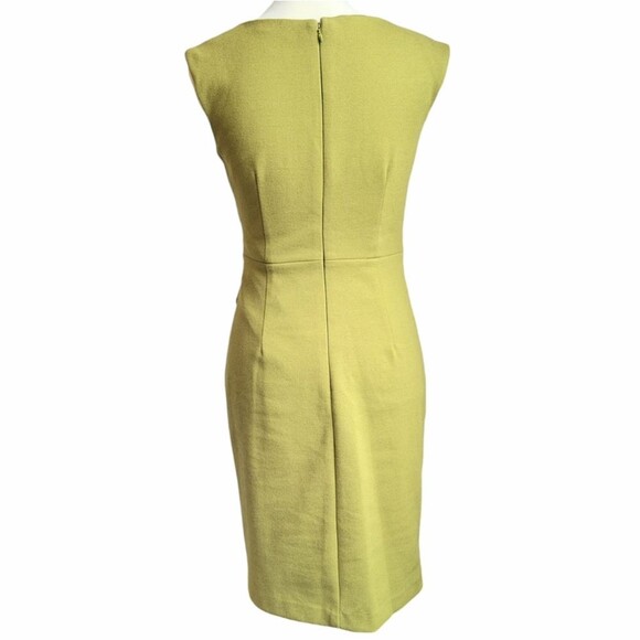 Julia Jordan green faux wrap cap sleeve dress with attached gold belt Size 4 - Picture 2 of 8